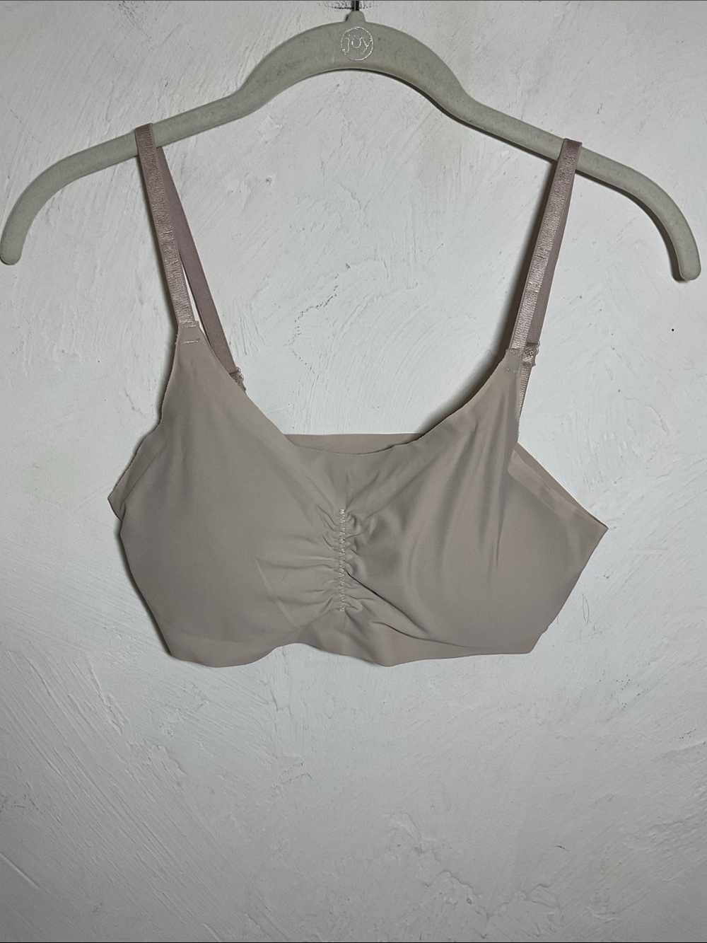 Sophie B Beige Seamless Ruched Front Wireless Bralette Size M Nude